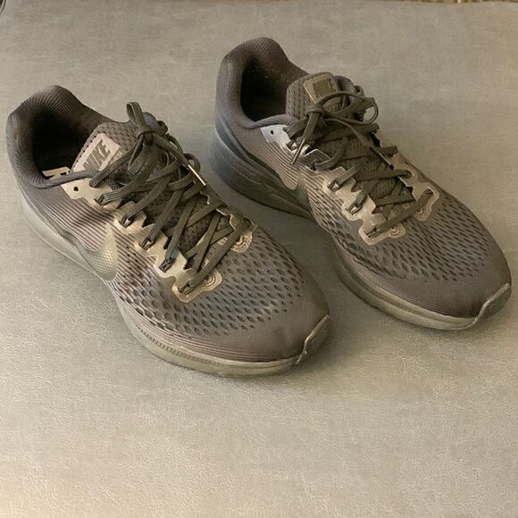 NIKE Zoom, running, men’s 11,  near new main image 4